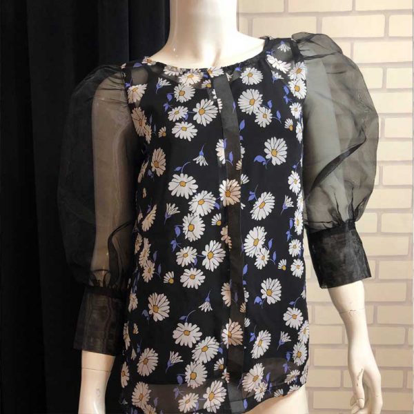 Made with premium quality Georgette fabric with Organza Sleeves. Breathable fabric, great color and eye catching print will be an eminent addition to your summer season collection.