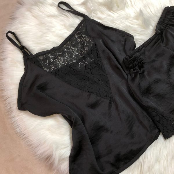 Made with premium quality Silk fabric, this set includes a camisole shirt and shorts. Breathable fabric, great color and eye catching print makes this an essential for your loungewear collection.